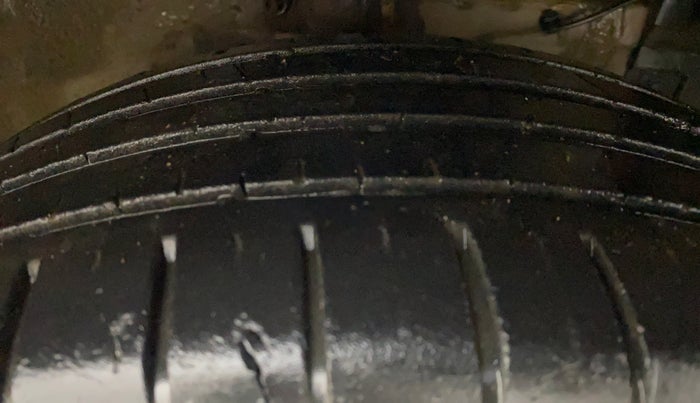 2019 Maruti Ciaz ALPHA 1.5 SHVS PETROL, Petrol, Manual, 49,726 km, Right Front Tyre Tread