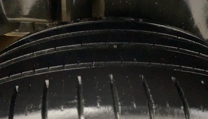 2019 Maruti Ciaz ALPHA 1.5 SHVS PETROL, Petrol, Manual, 49,726 km, Right Rear Tyre Tread