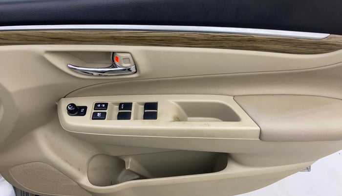 2019 Maruti Ciaz ALPHA 1.5 SHVS PETROL, Petrol, Manual, 49,726 km, Driver Side Door Panels Control