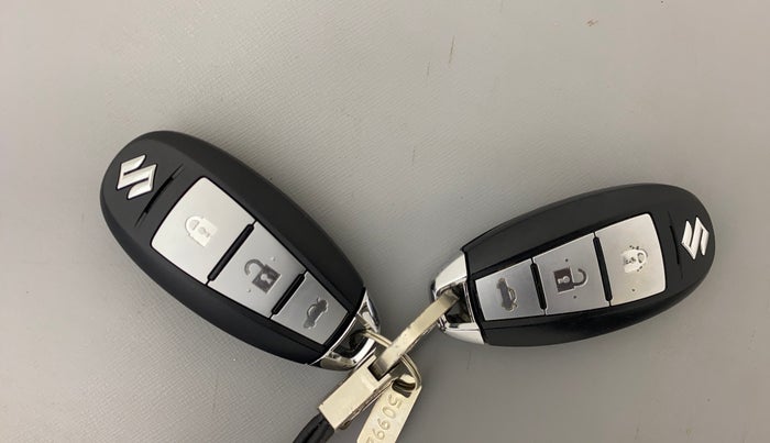 2019 Maruti Ciaz ALPHA 1.5 SHVS PETROL, Petrol, Manual, 49,726 km, Key Close Up