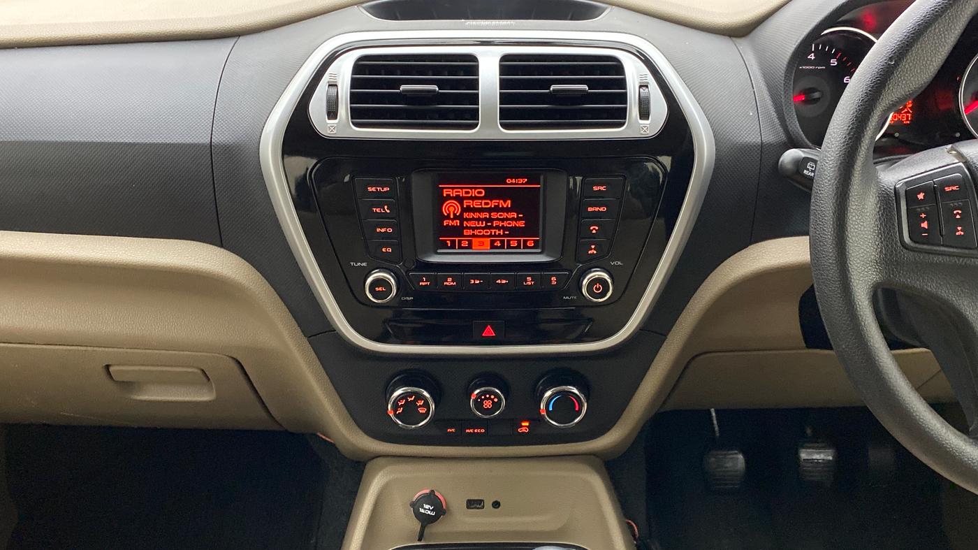 2017 Mahindra TUV300 T8, Diesel, Manual, 50,474 km, Air Conditioner