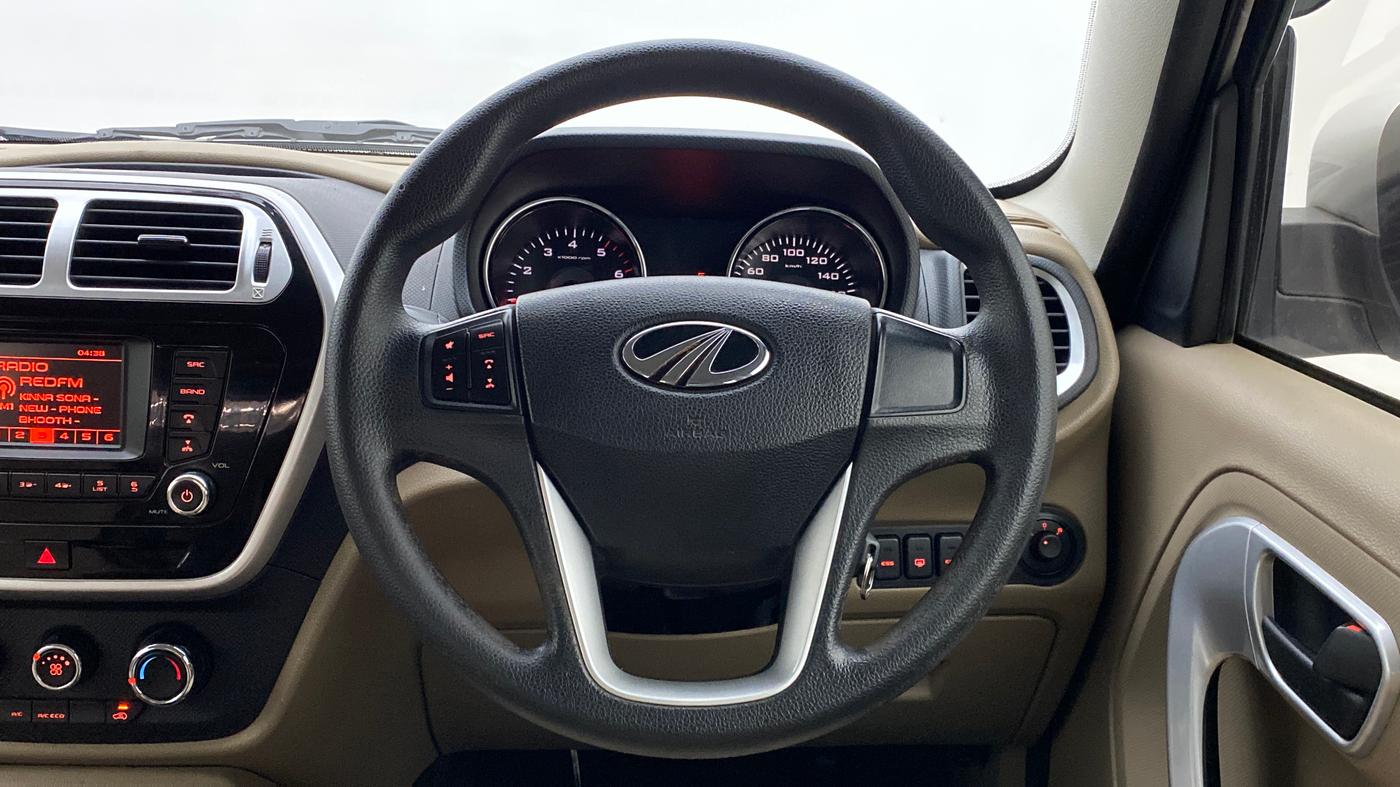 2017 Mahindra TUV300 T8, Diesel, Manual, 50,474 km, Steering Wheel Close Up