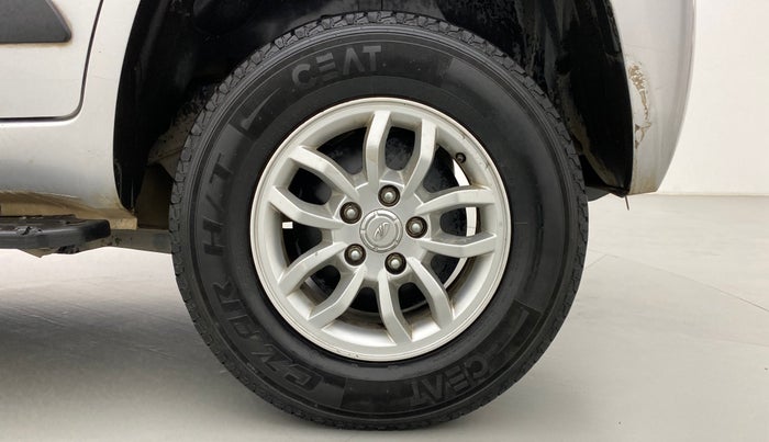 2017 Mahindra TUV300 T8, Diesel, Manual, 50,474 km, Left Rear Wheel