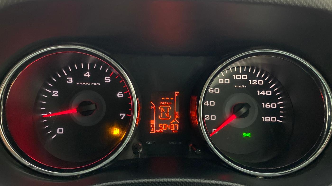 2017 Mahindra TUV300 T8, Diesel, Manual, 50,474 km, Odometer Image