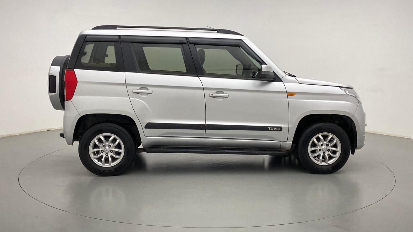 2017 Mahindra TUV300 T8, Diesel, Manual, 50,474 km, Right Side View