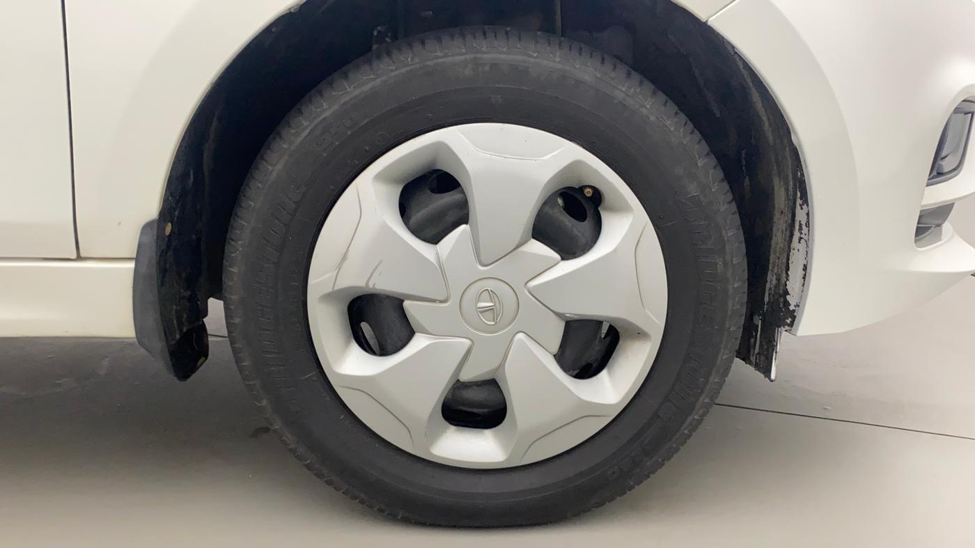 2021 Tata Tiago XT PETROL, Petrol, Manual, 33,456 km, Right Front Wheel