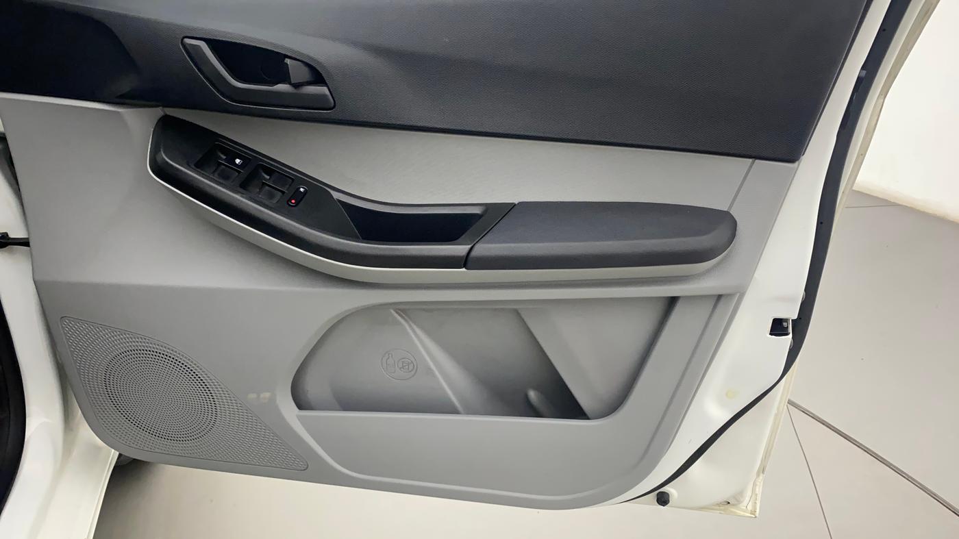 2021 Tata Tiago XT PETROL, Petrol, Manual, 33,456 km, Driver Side Door Panels Control