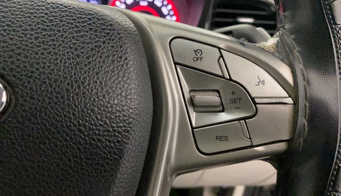 2021 Mahindra XUV300 W8 (O) 1.5 DIESEL, Diesel, Manual, 32,013 km, Adaptive Cruise Control