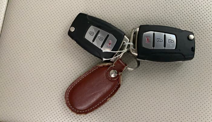 2021 Mahindra XUV300 W8 (O) 1.5 DIESEL, Diesel, Manual, 32,013 km, Key Close Up