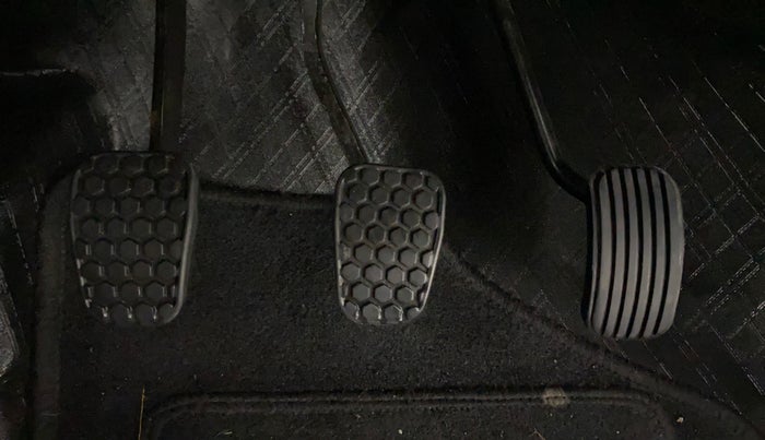 2022 Tata Tiago XT (O) PETROL, Petrol, Manual, 25,080 km, Pedals