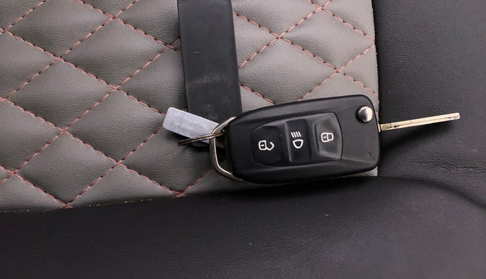 2022 Tata Tiago XT (O) PETROL, Petrol, Manual, 25,080 km, Key Close Up