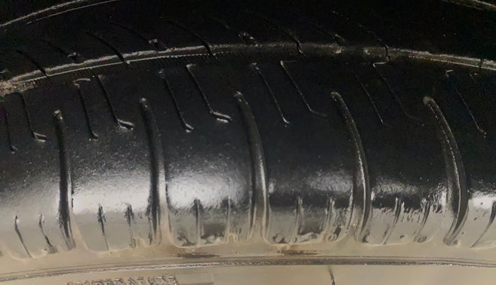 2017 Honda Amaze 1.2L I-VTEC S, Petrol, Manual, 91,927 km, Left Front Tyre Tread