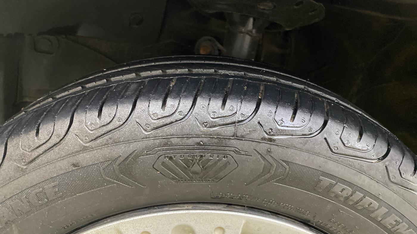 2015 Honda Amaze 1.2L I-VTEC S AT, Petrol, Automatic, 51,227 km, Left Front Tyre Tread