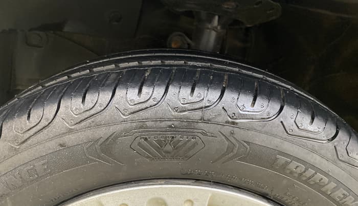2015 Honda Amaze 1.2L I-VTEC S AT, Petrol, Automatic, 51,227 km, Left Front Tyre Tread