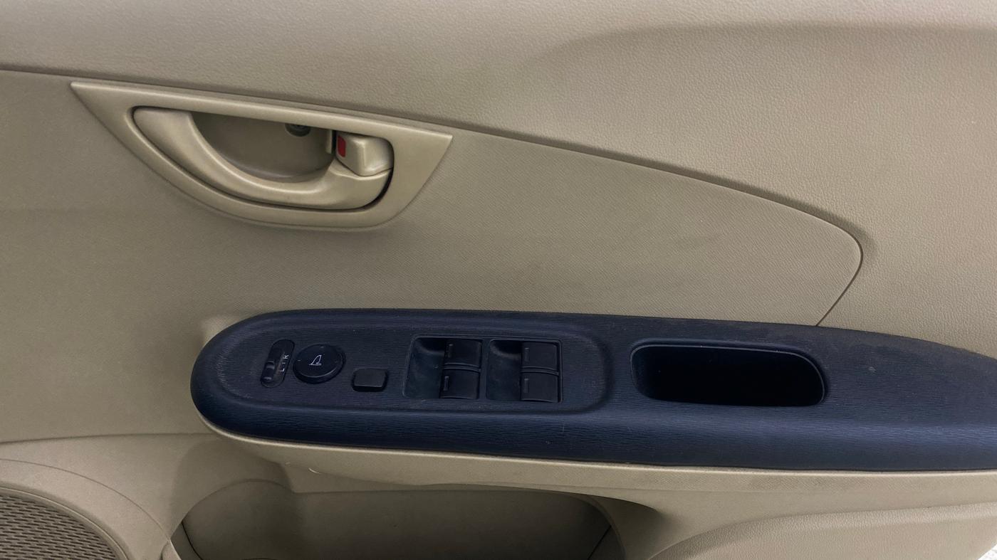 2015 Honda Amaze 1.2L I-VTEC S AT, Petrol, Automatic, 51,227 km, Driver Side Door Panels Control