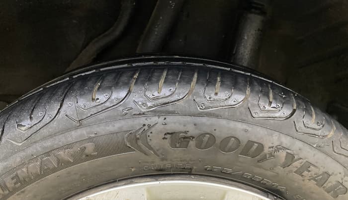 2015 Honda Amaze 1.2L I-VTEC S AT, Petrol, Automatic, 51,227 km, Left Rear Tyre Tread