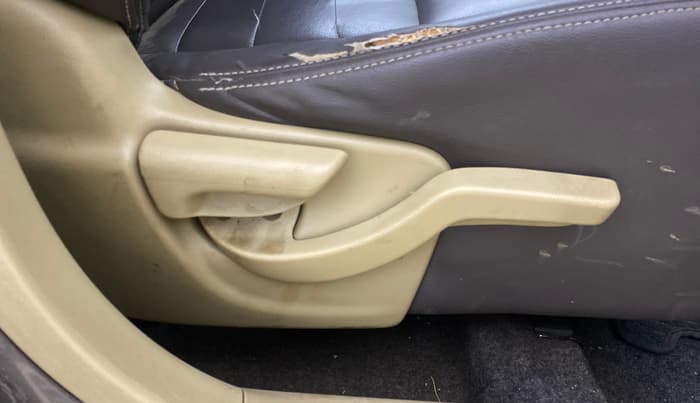 2015 Honda Amaze 1.2L I-VTEC S AT, Petrol, Automatic, 51,227 km, Driver Side Adjustment Panel