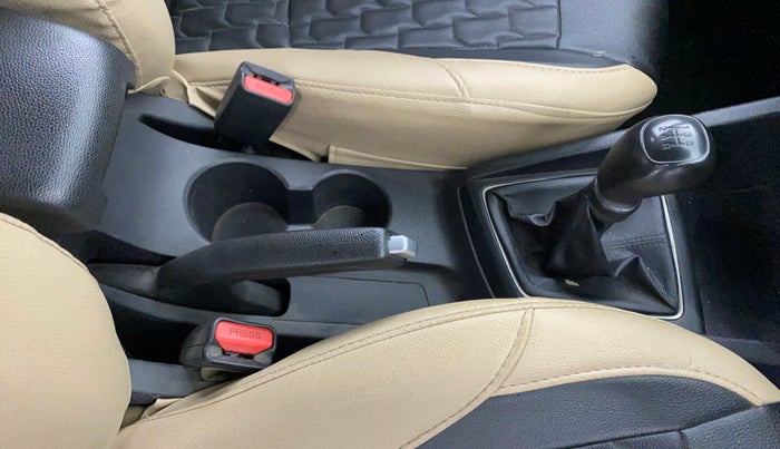 2018 Hyundai Elite i20 ASTA 1.2, Petrol, Manual, 83,985 km, Gear Lever