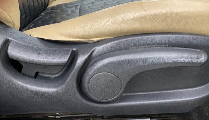 2018 Hyundai Elite i20 ASTA 1.2, Petrol, Manual, 83,985 km, Driver Side Adjustment Panel