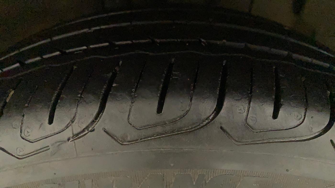 2022 Tata ALTROZ XZA PLUS, Petrol, Automatic, 18,541 km, Left Front Tyre Tread