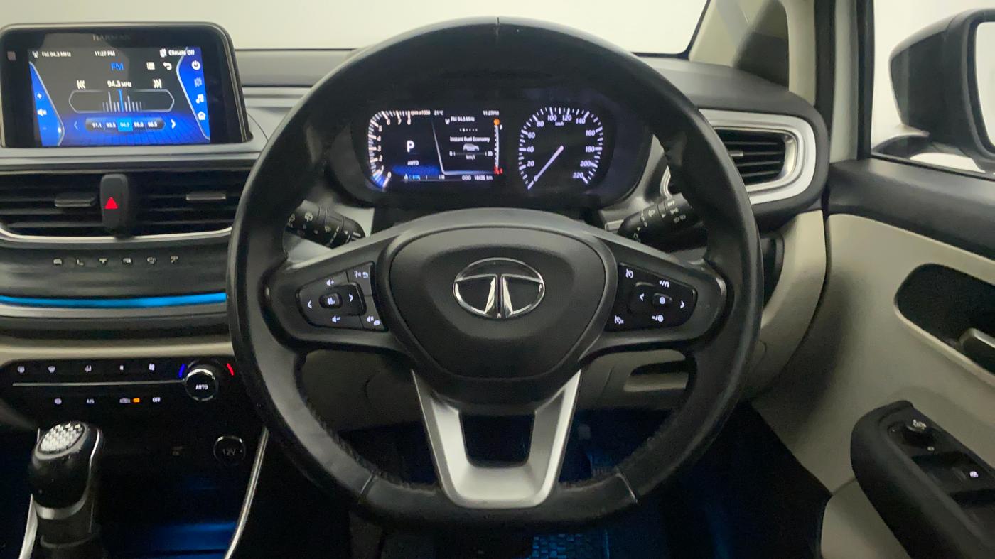 2022 Tata ALTROZ XZA PLUS, Petrol, Automatic, 18,541 km, Steering Wheel Close Up