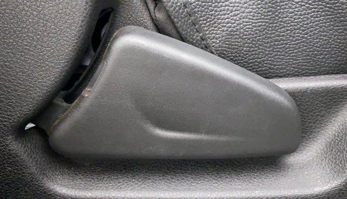 2022 Renault Kwid CLIMBER MT 1.0, Petrol, Manual, 9,549 km, Driver Side Adjustment Panel