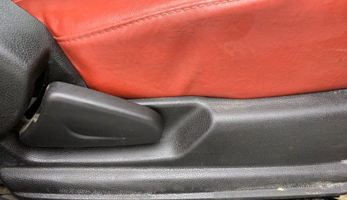 2017 Renault Kwid 1.0 RXT Opt, Petrol, Manual, 73,010 km, Driver Side Adjustment Panel