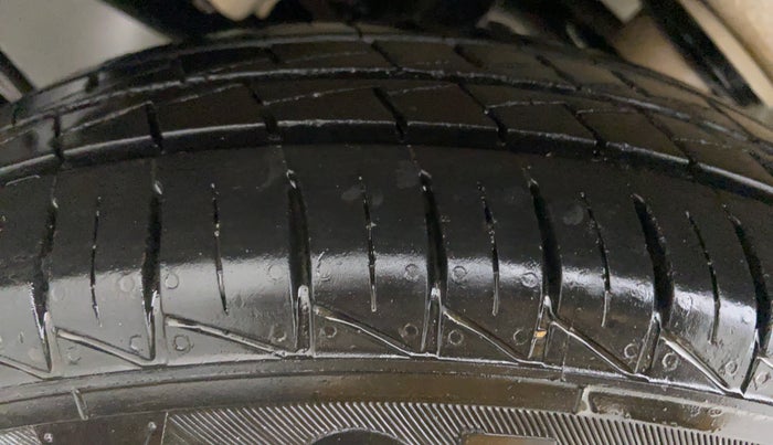2021 Maruti Alto LXI, Petrol, Manual, 7,147 km, Right Rear Tyre Tread