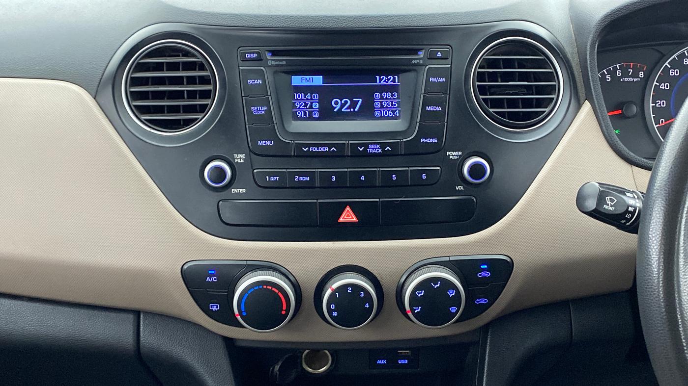 2016 Hyundai Grand i10 SPORTS 1.2 VTVT, Petrol, Manual, 83,563 km, Air Conditioner