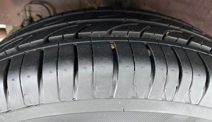2016 Hyundai Grand i10 SPORTS 1.2 VTVT, Petrol, Manual, 83,563 km, Right Rear Tyre Tread