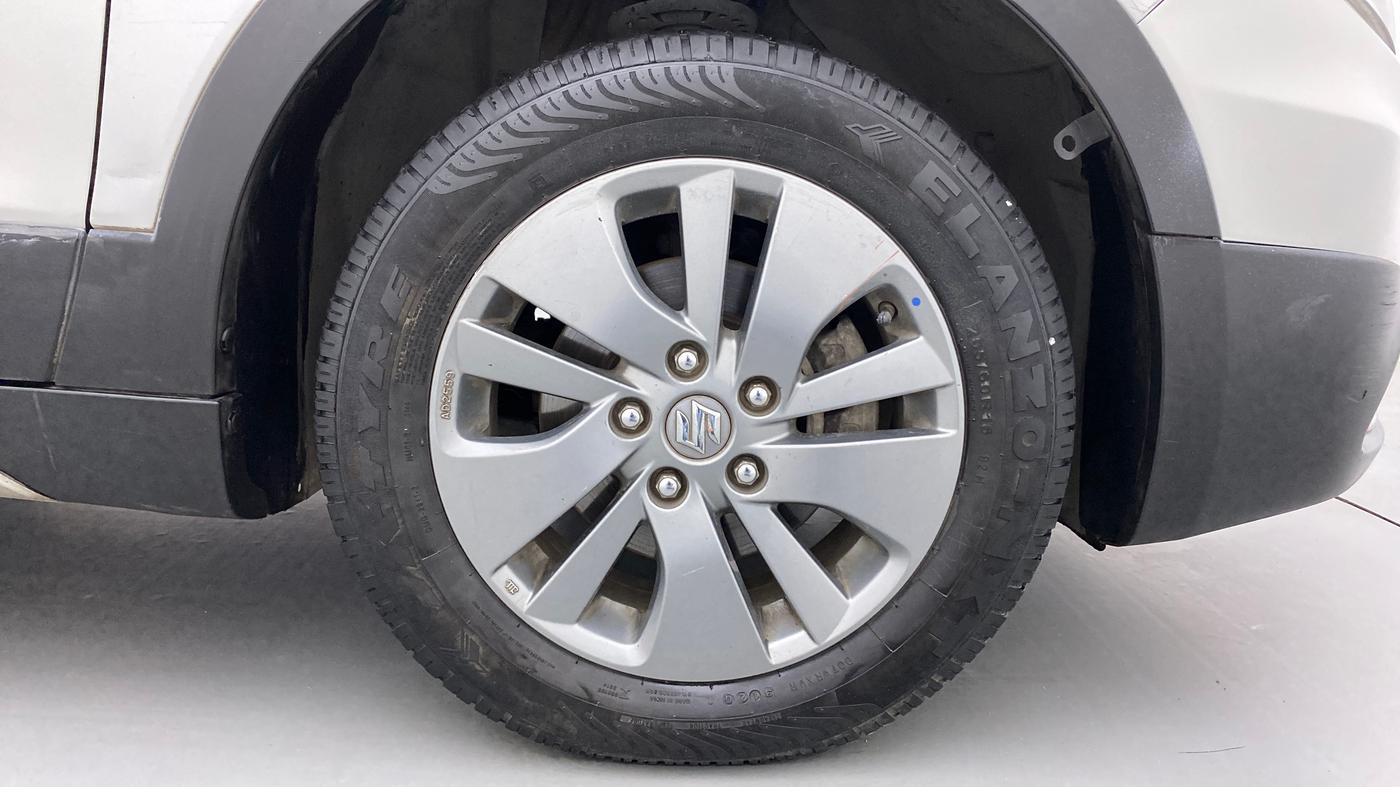 2016 Maruti S Cross ZETA 1.3, Diesel, Manual, 87,446 km, Right Front Wheel