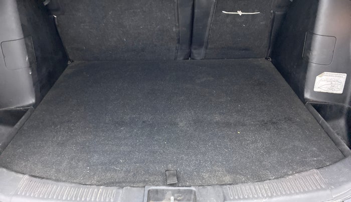 2016 Maruti S Cross ZETA 1.3, Diesel, Manual, 87,446 km, Boot Inside