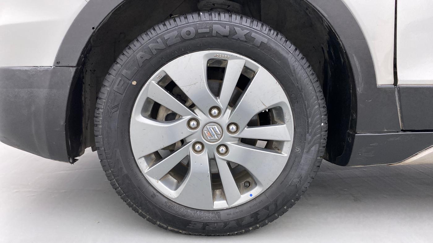 2016 Maruti S Cross ZETA 1.3, Diesel, Manual, 87,446 km, Left Front Wheel