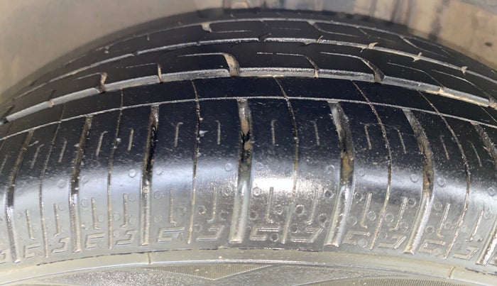 2021 Volkswagen Polo HIGHLINE PLUS 1.0L TSI AT, Petrol, Automatic, 44,004 km, Left Front Tyre Tread