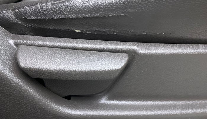 2012 Hyundai Eon ERA +, Petrol, Manual, 29,773 km, Driver Side Adjustment Panel