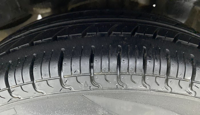 2012 Hyundai Eon ERA +, Petrol, Manual, 29,773 km, Left Rear Tyre Tread