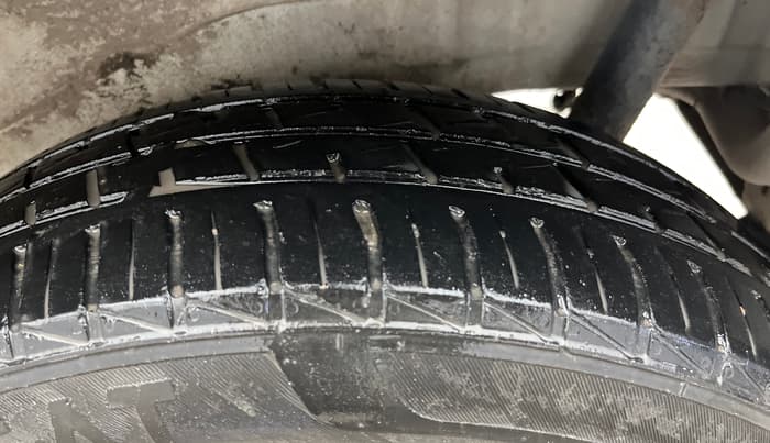 2015 Maruti Wagon R 1.0 VXI, Petrol, Manual, 68,287 km, Left Rear Tyre Tread