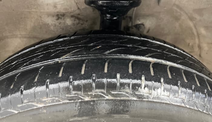 2015 Maruti Wagon R 1.0 VXI, Petrol, Manual, 68,287 km, Left Front Tyre Tread