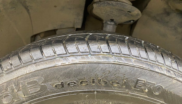 2018 Renault Duster RXS CVT, Petrol, Automatic, 1,43,526 km, Left Front Tyre Tread