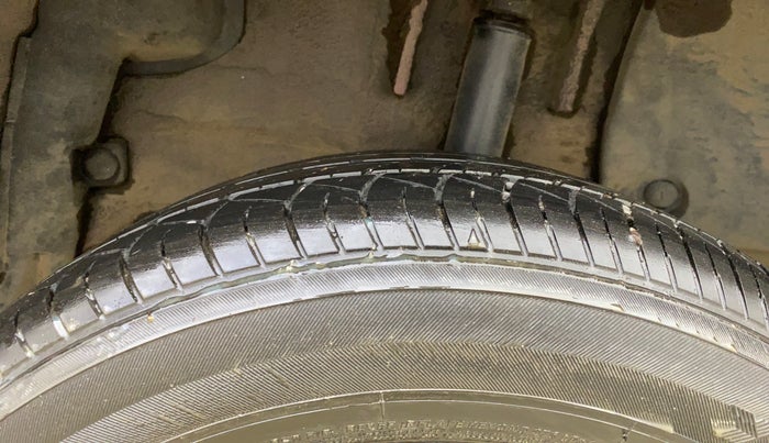 2018 Renault Duster RXS CVT, Petrol, Automatic, 1,43,526 km, Left Rear Tyre Tread