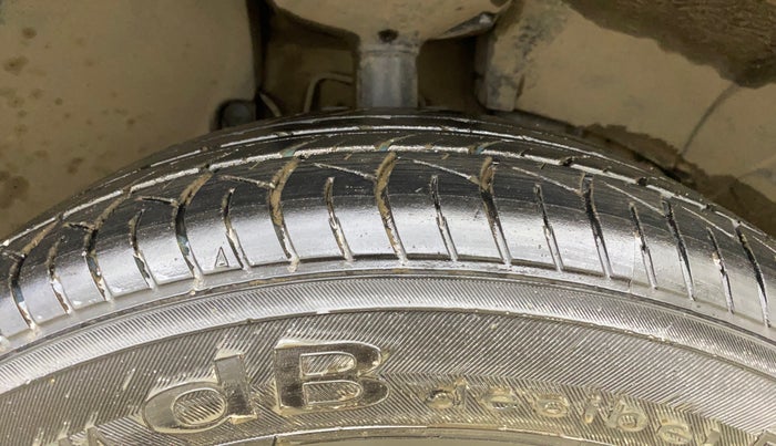 2018 Renault Duster RXS CVT, Petrol, Automatic, 1,43,526 km, Right Front Tyre Tread