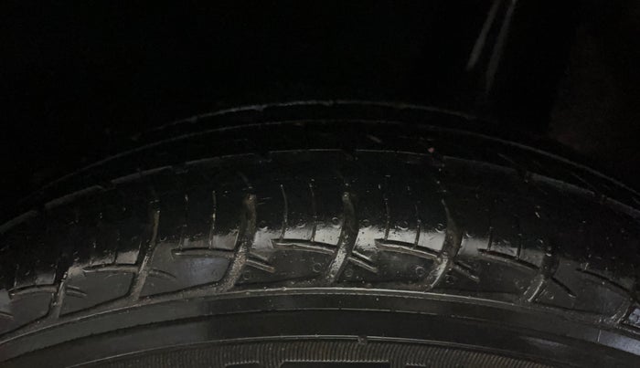 2017 Maruti Baleno DELTA PETROL 1.2, Petrol, Manual, 54,734 km, Left Rear Tyre Tread