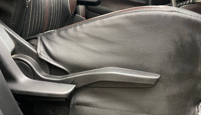 2023 Maruti Grand Vitara SIGMA SMART HYBRID, Petrol, Manual, 31,873 km, Driver Side Adjustment Panel