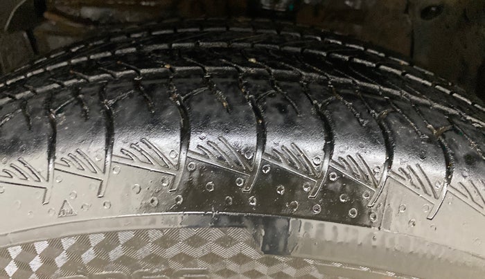 2023 Maruti Grand Vitara SIGMA SMART HYBRID, Petrol, Manual, 31,873 km, Left Front Tyre Tread