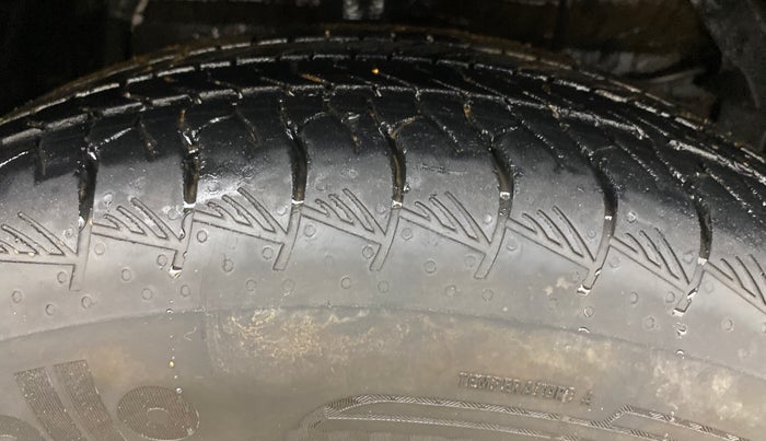 2023 Maruti Grand Vitara SIGMA SMART HYBRID, Petrol, Manual, 31,873 km, Right Front Tyre Tread