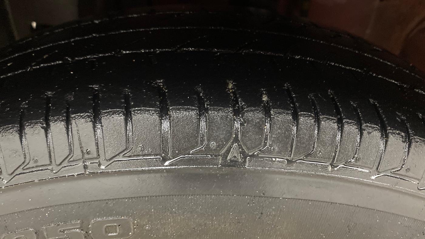 2015 Datsun Go Plus T, CNG, Manual, 84,113 km, Left Front Tyre Tread