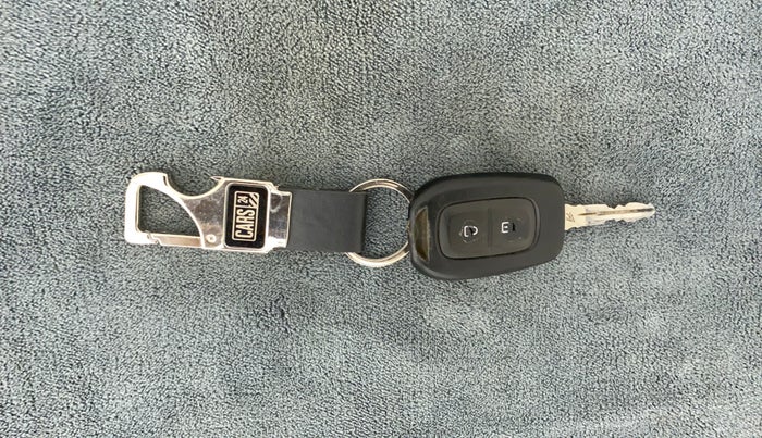 2019 Renault TRIBER RXT, Petrol, Manual, 50,993 km, Key Close Up