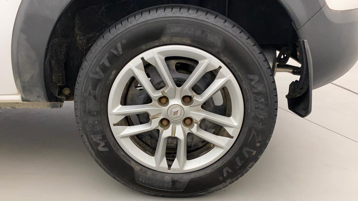 2019 Renault TRIBER RXT, Petrol, Manual, 50,993 km, Left Rear Wheel