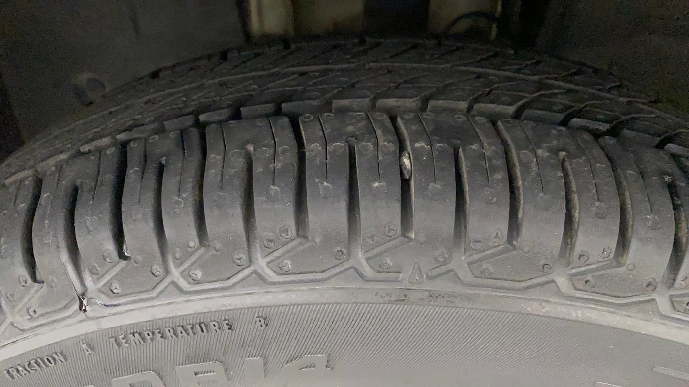 2019 Renault TRIBER RXT, Petrol, Manual, 50,993 km, Left Front Tyre Tread
