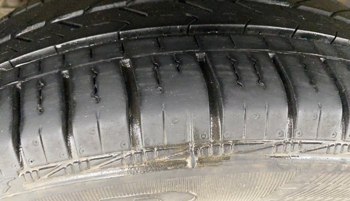 2016 Hyundai Grand i10 MAGNA 1.2 KAPPA VTVT, Petrol, Manual, 77,055 km, Right Rear Tyre Tread